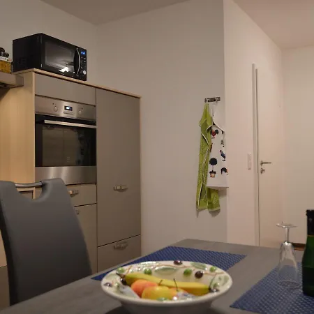 בית נופש Modern Holiday In With Garden *